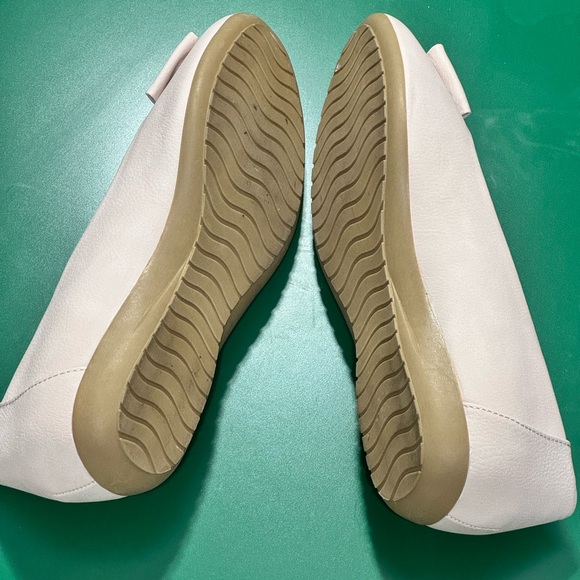 London Fog Women's Blush Flats with Gold Buckle WIDE WIDTH - Picture 3 of 4